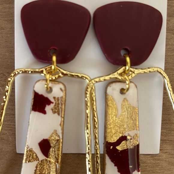 🎉♥️ NEW ARRIVAL! Mural Multi Gold Dangle Earrings Game Day Gifts - Picture 3 of 5